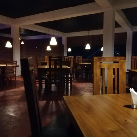 Macnara Travellers Inn Ratnapura Exterior foto