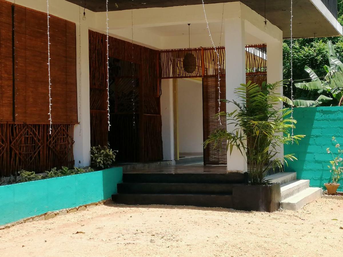 Macnara Travellers Inn Ratnapura Exterior foto