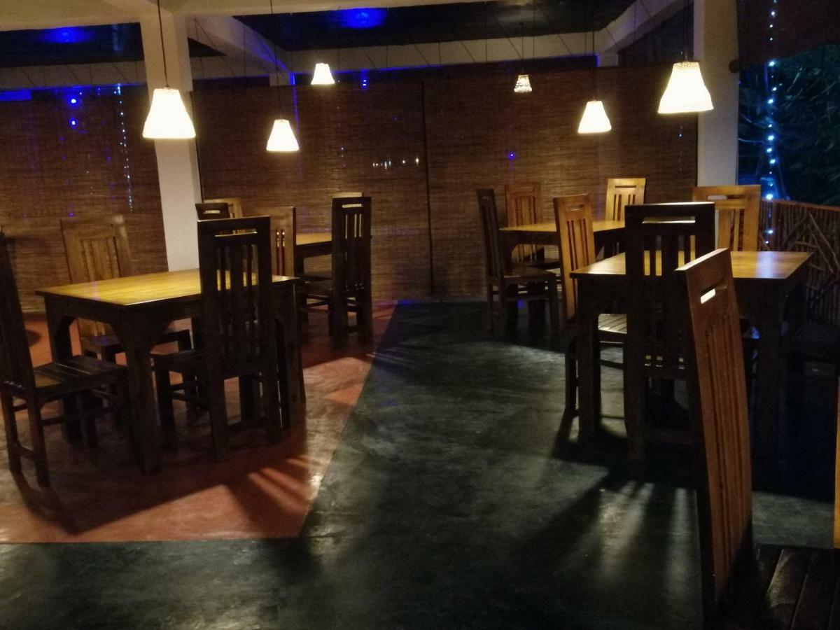 Macnara Travellers Inn Ratnapura Exterior foto