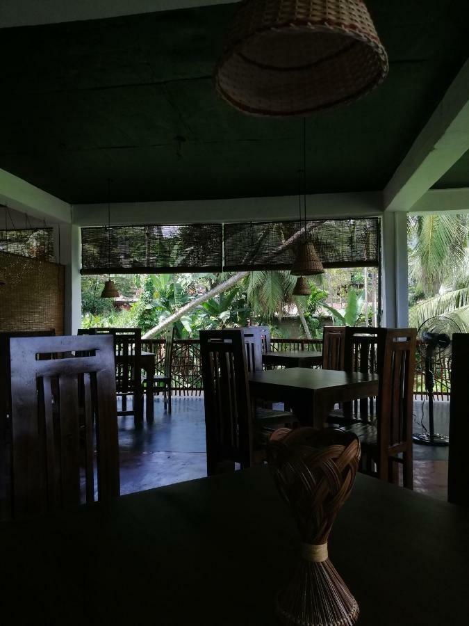 Macnara Travellers Inn Ratnapura Exterior foto