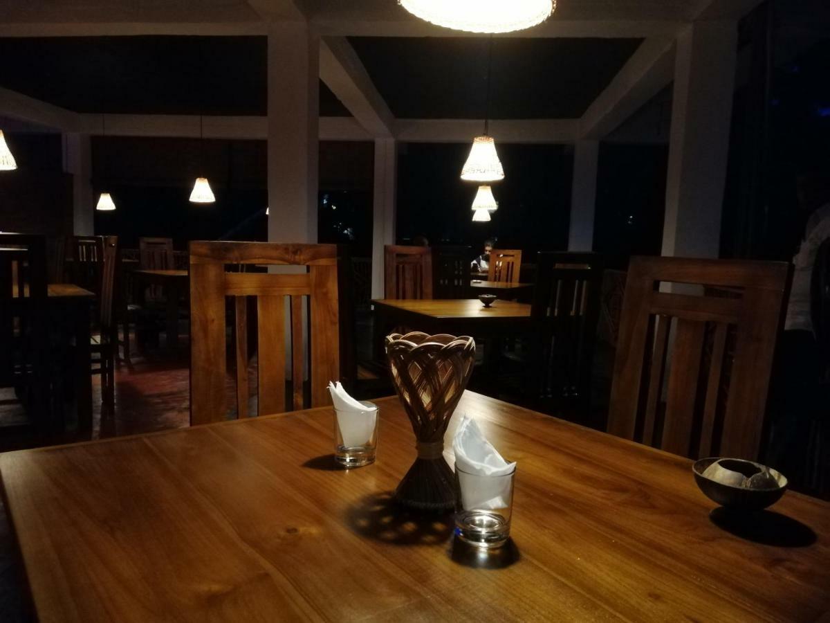 Macnara Travellers Inn Ratnapura Exterior foto
